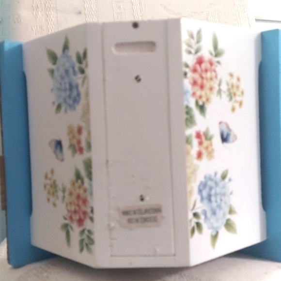 Home Bazzar Floral Butterfly Wooden shingled Handpainted Birdhouse New - Picture 13 of 16